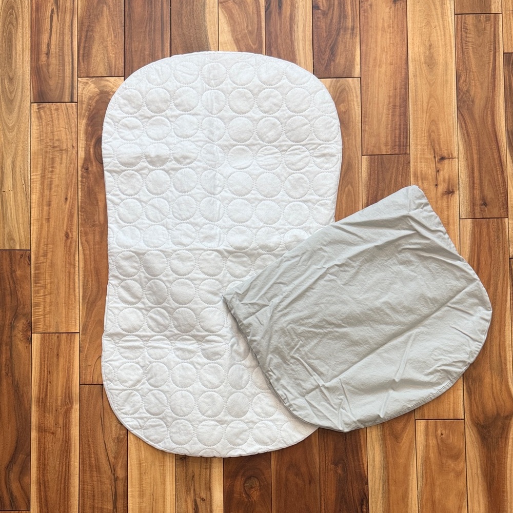 Halo BassiNest Quilted Pad and Sheet in Light Gray
